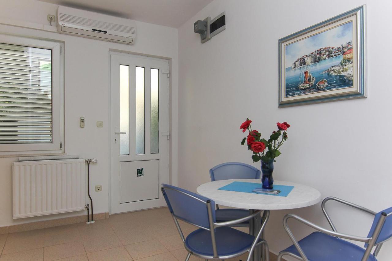 פודאצה Apartments Villa Alex מראה חיצוני תמונה