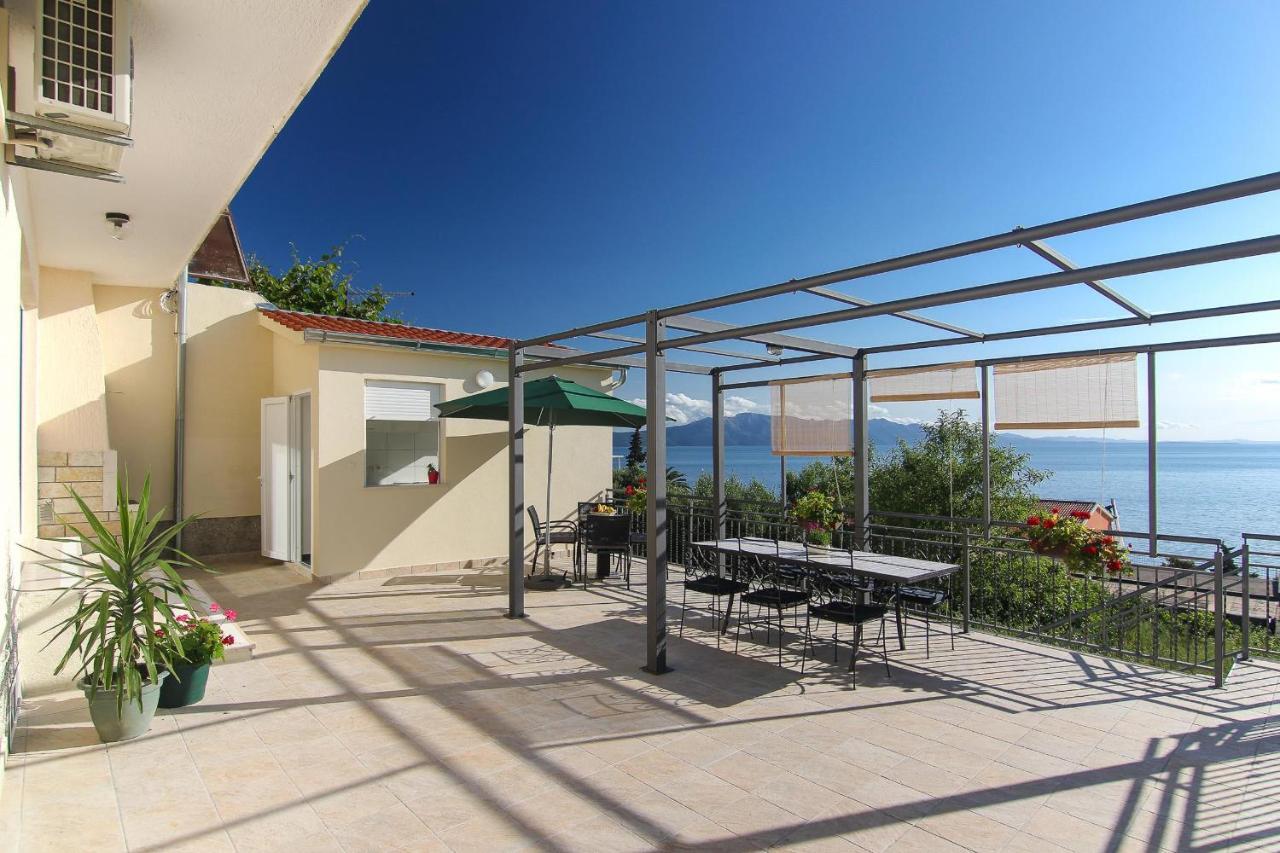 פודאצה Apartments Villa Alex מראה חיצוני תמונה