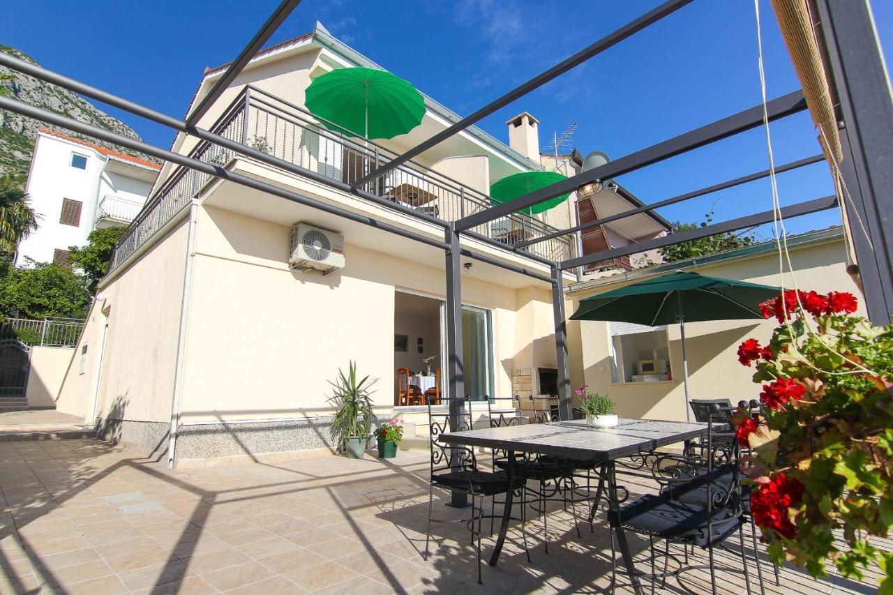 פודאצה Apartments Villa Alex מראה חיצוני תמונה