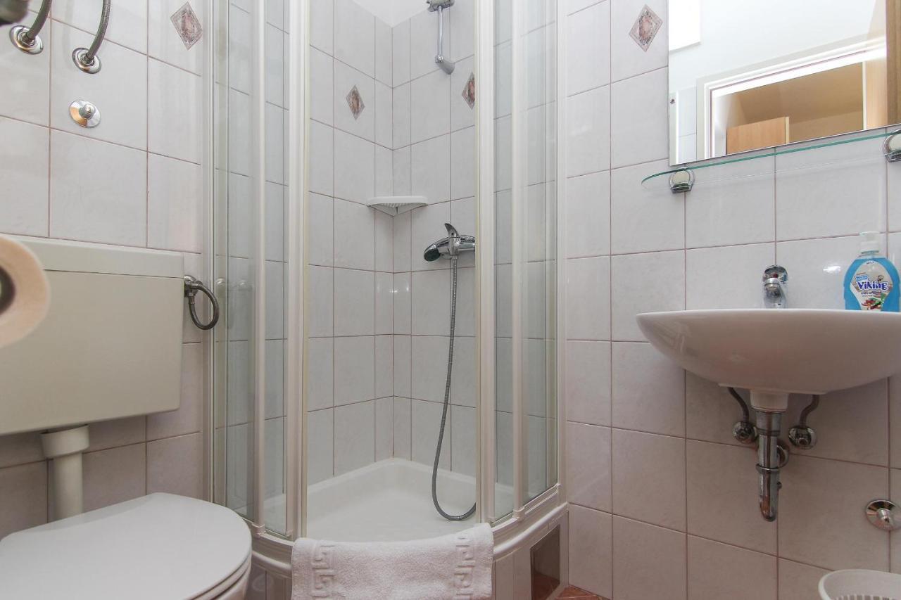 פודאצה Apartments Villa Alex מראה חיצוני תמונה