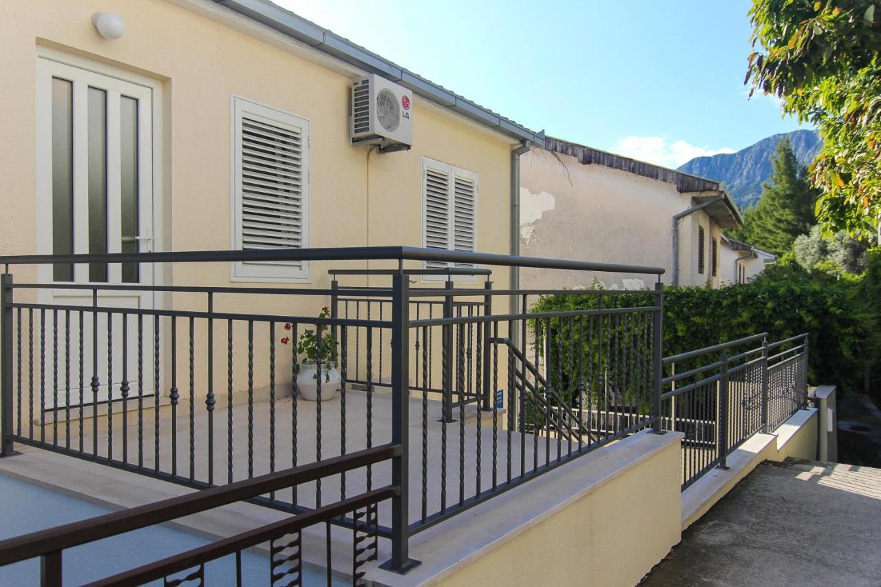 פודאצה Apartments Villa Alex מראה חיצוני תמונה