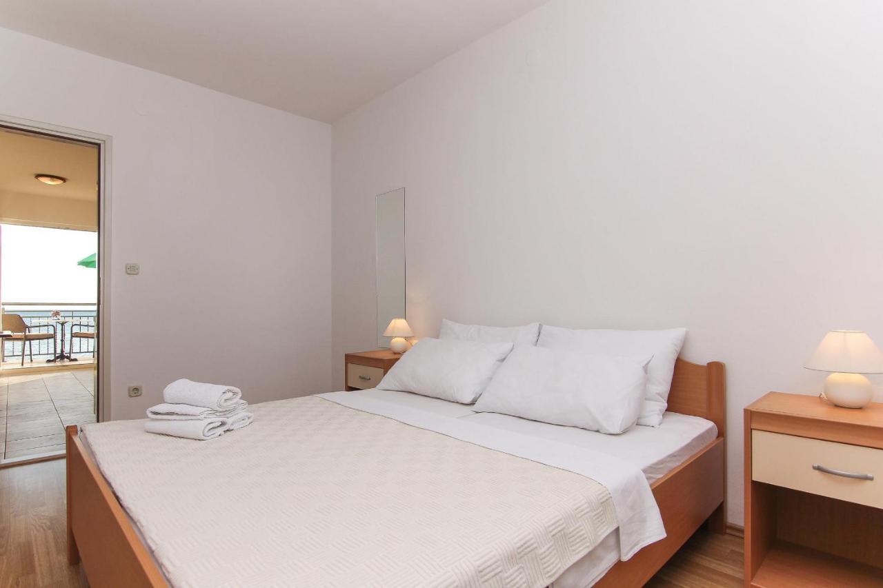 פודאצה Apartments Villa Alex מראה חיצוני תמונה